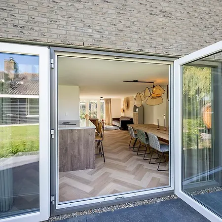 Feriehus Relaxen Aan De Kust By Droomvilla